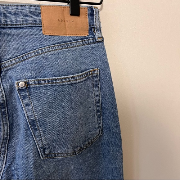 H&M Ultra High Waist Mom Jeans Raw Hem - Picture 6 of 13
